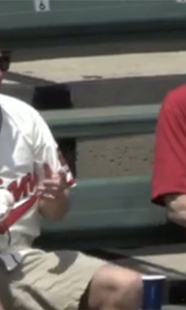 Watch: Indians fan makes bare-handed, home run grab without dropping his hot dog